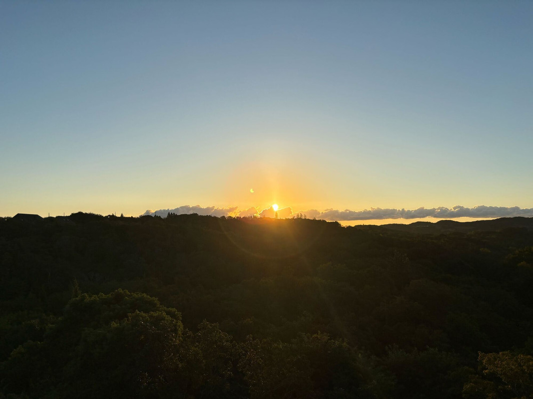 スタッフの方が日の出の時間を教えてくださいました。 / 1