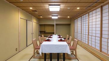 旅館のお食事処 / 34