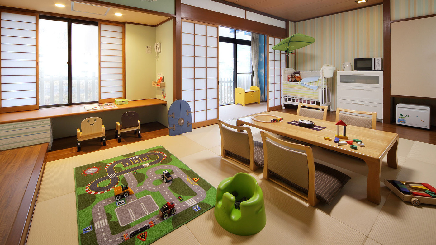 子どもが喜ぶプレイルーム！室内温水プールもある老舗温泉旅館4270871