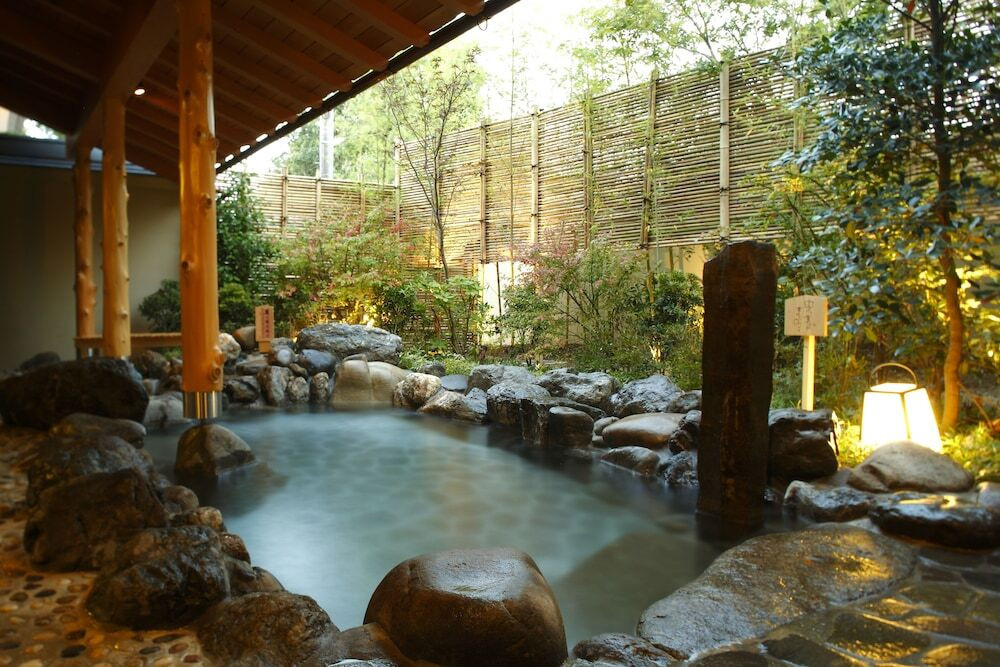 京風情に満ちた宿で、浴衣を着て湯めぐり4238383