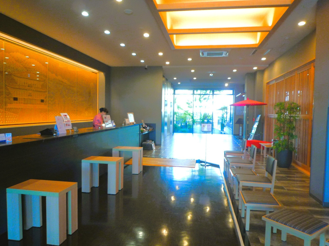 １階　フロントロビー