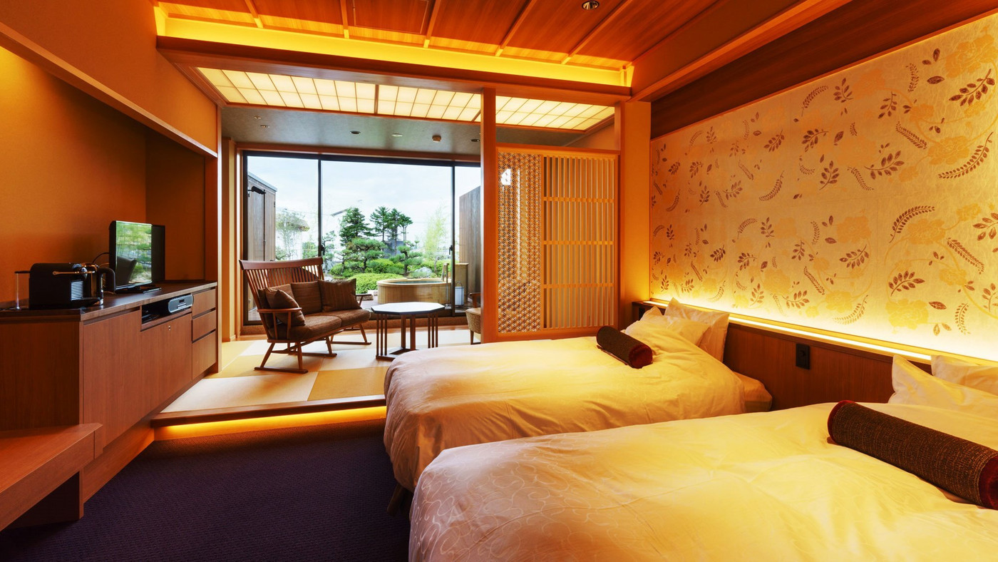 露天風呂付客室でも自家源泉の湯につかってリラックス3912365