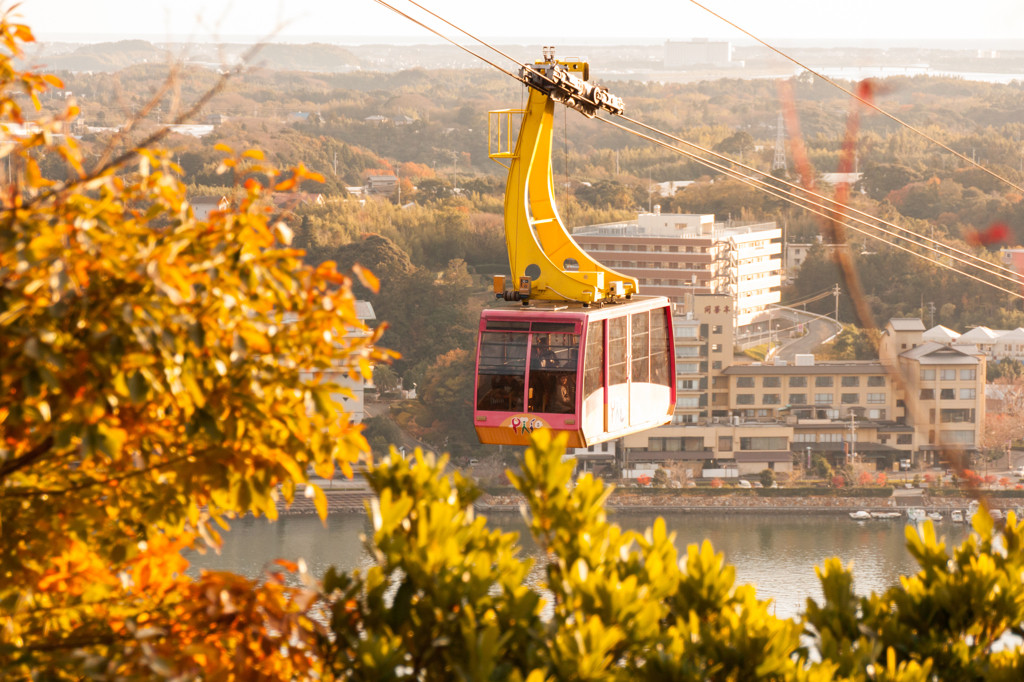 湖上を行く絶景ロープウェイ「かんざんじロープウェイ」4090944