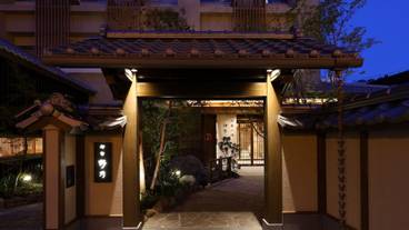 施設の入り口 / 11