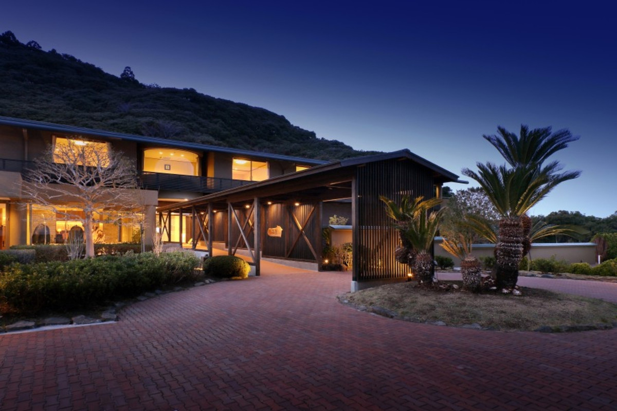 南房総 勝浦 翠海（ミナミボウソウ カツウラ スイカ） / 1