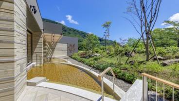 四季の露天風呂 棚湯 庭園ビュー(2) / 2