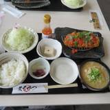 奈良名産レストラン&CAFE まるかつ（ナラメイサンレストランアンドカフェマルカツ）