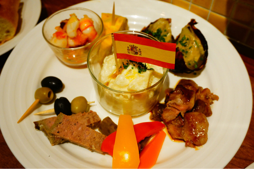 「ハモネリア ベジョータ ギョクロ」料理 55201 前菜盛り合わせランチ