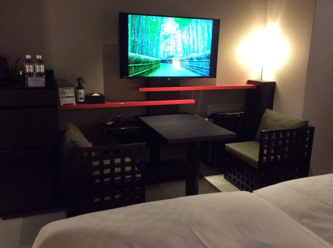 狭くてもあると助かるテーブルと椅子