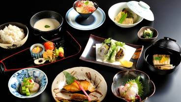 食事・飲み物 / 3