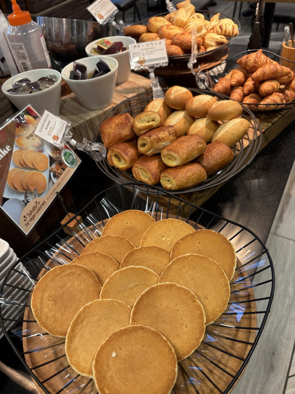 パンは美味しい、ホテルで焼いてる