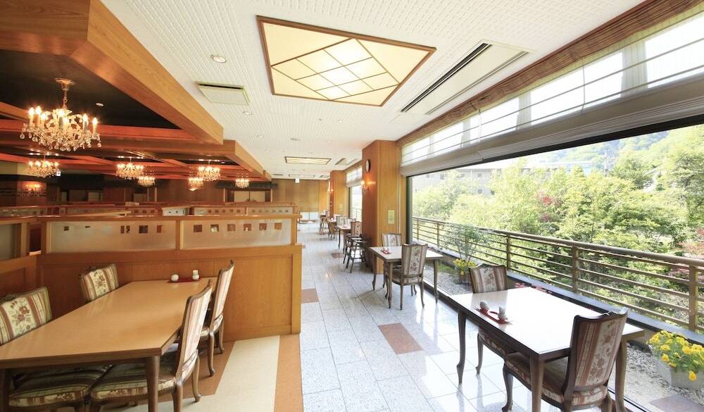 1階レストラン / 2