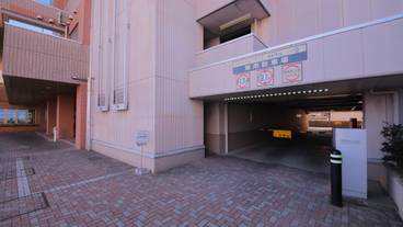 ■ Multi-storey car park ■ / 11