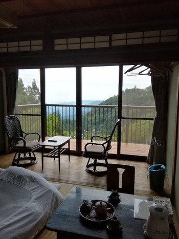 山頂に建つ絶景宿。日の出を見に「御嶽神社」へGO3918175