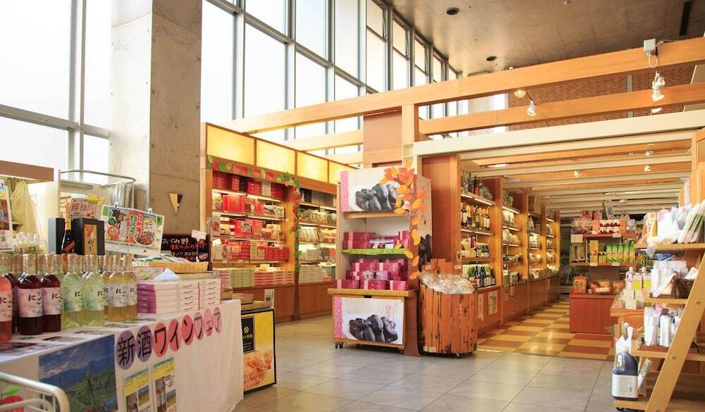 ホテルの売店 / 1