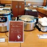 ホテルの名物「うにカレー」 / 3