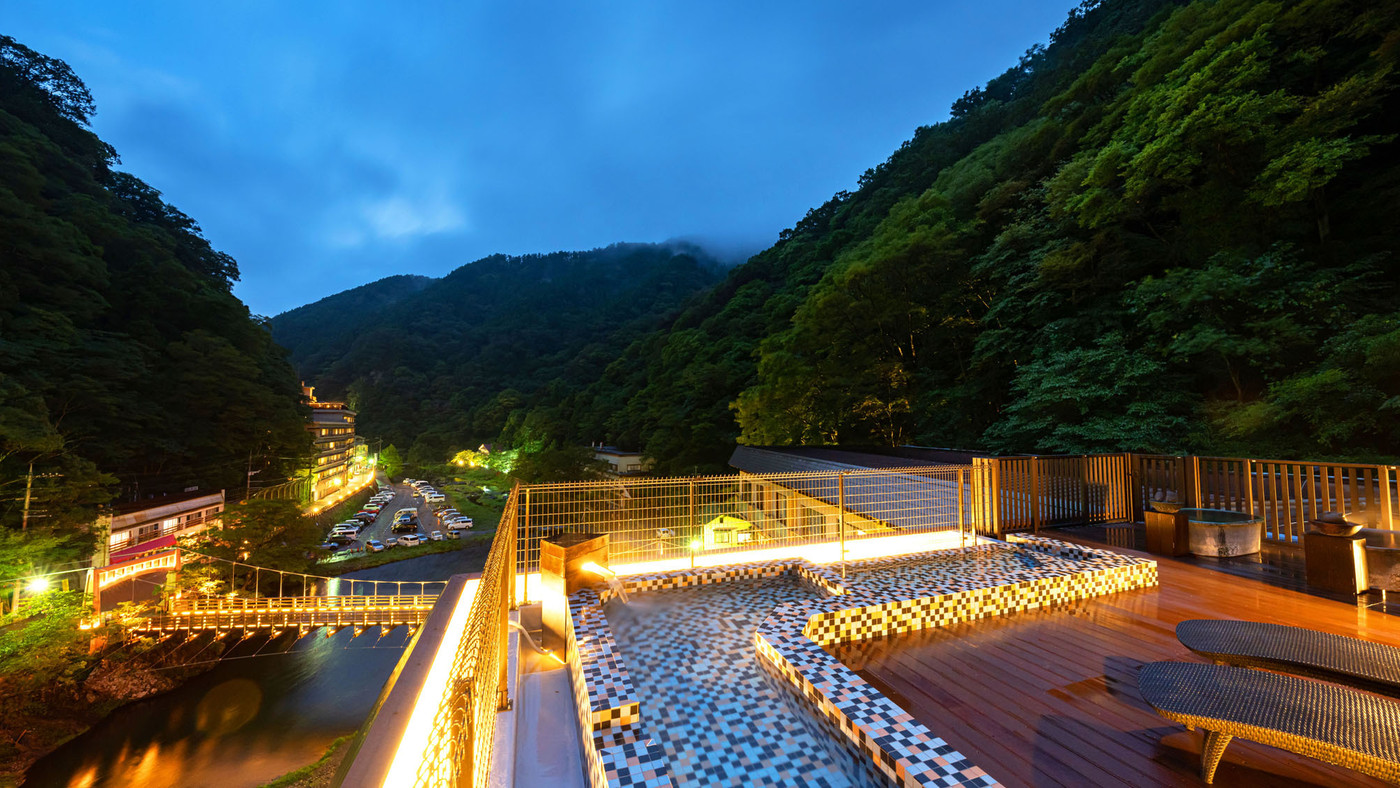 空に近いお風呂、野菜たっぷりの山里料理を満喫3524273