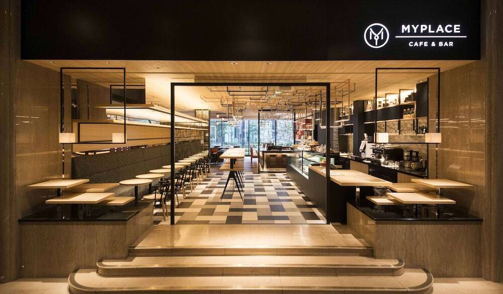 カフェ＆バー「マイプレイス」 / 3