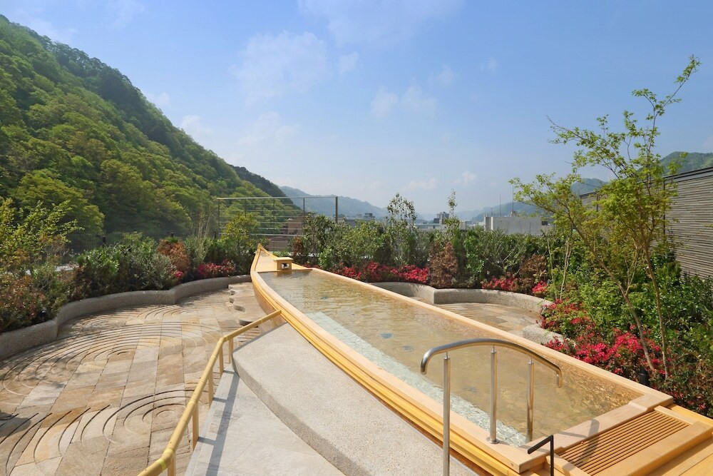 約100種類のバイキング！空中庭園露天風呂で新感覚の湯浴み体験♪3393277