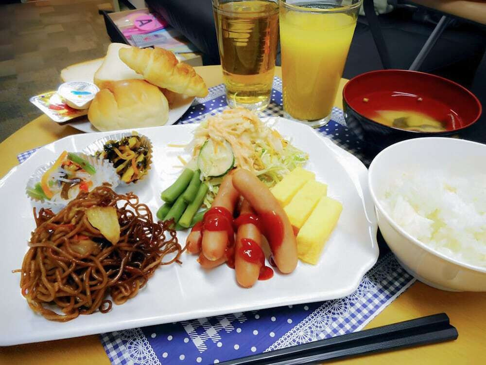 朝食