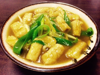 「山為食堂」料理 1005185 あげがたっぷり入ったカレーうどん！
