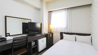 [喫煙] ダブル (15～16平米/ベッド幅160×200cm)