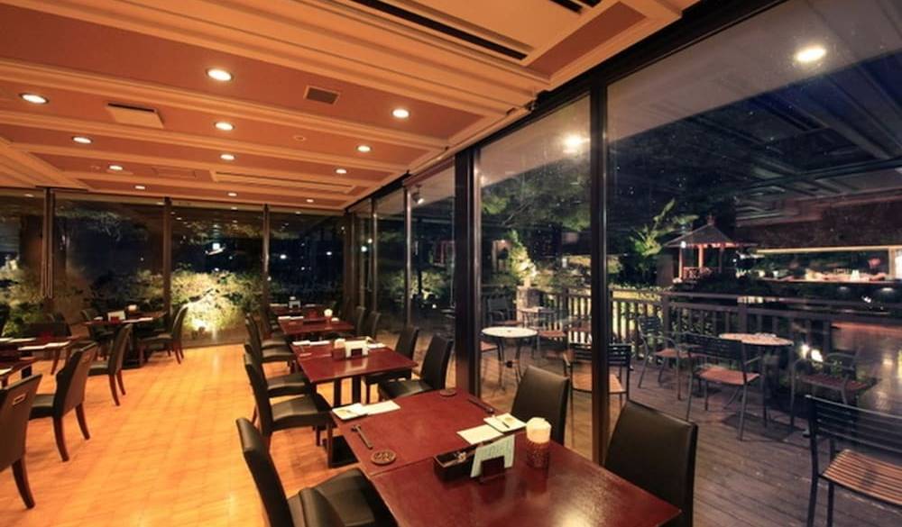 飲み放題が嬉しい
種類豊富なビュッフェ / 5