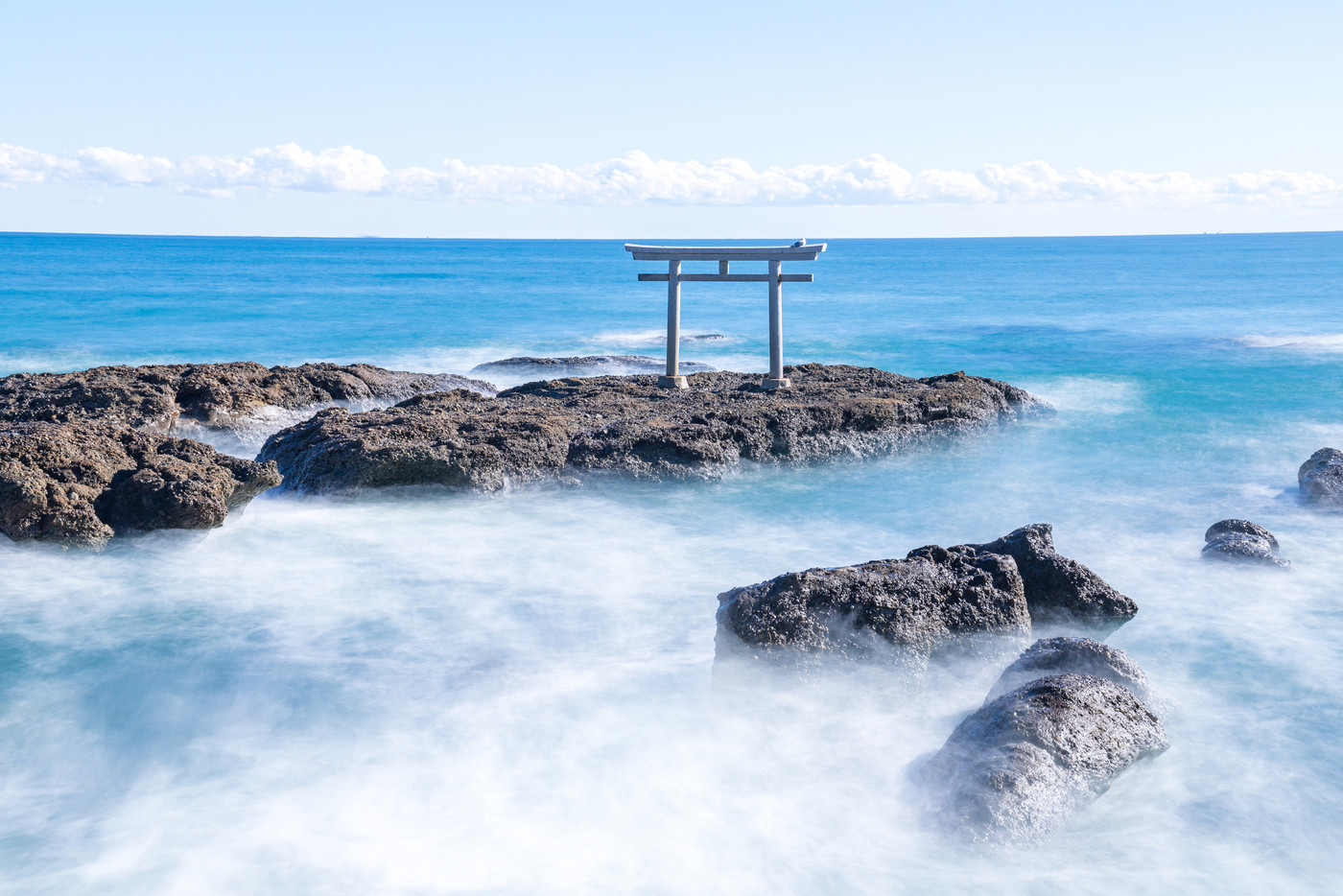 茨城県　大洗海岸　磯前神社の海の鳥居　長秒撮影