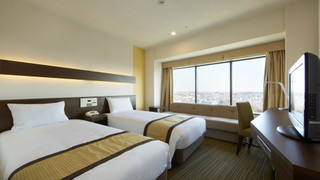 モデレートツインルーム シングルベッド2台 禁煙 9-19階(3人目はソファーベッドを利用)