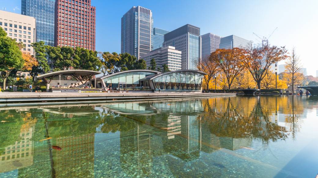 ホテル近くの公園で
開放感を楽しんで / 1