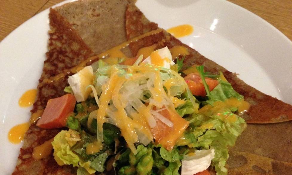 館内レストランで
気軽なフレンチ / 2