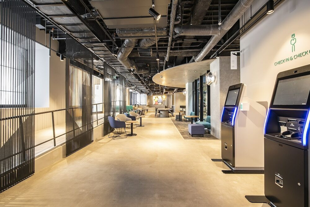 ロビー