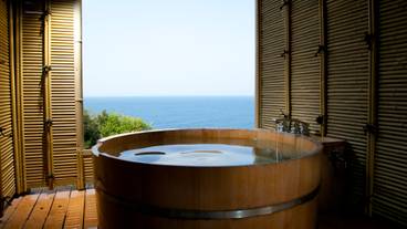 和モダンで愉しむ西伊豆ダイニング 西伊豆 今宵（ワモダンデタノシムニシイズダイニング ニシイズ コヨイ） / 1