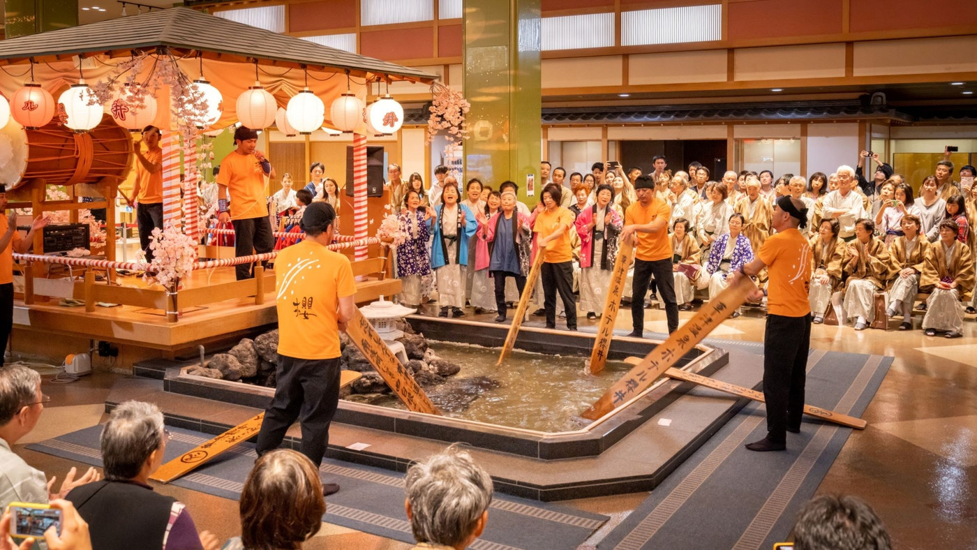 和太鼓に湯もみショー♪夏祭りのような賑わいのお宿3447160