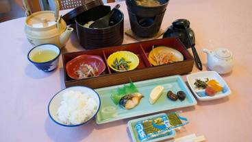 食事・飲み物 / 4