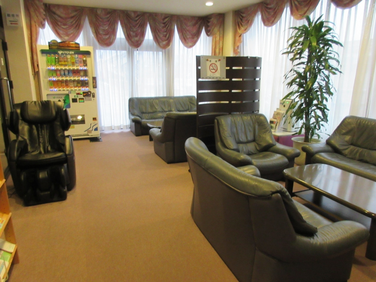 朝食は和洋豊富なバイキング。家族みんなで楽しみましょう3567408