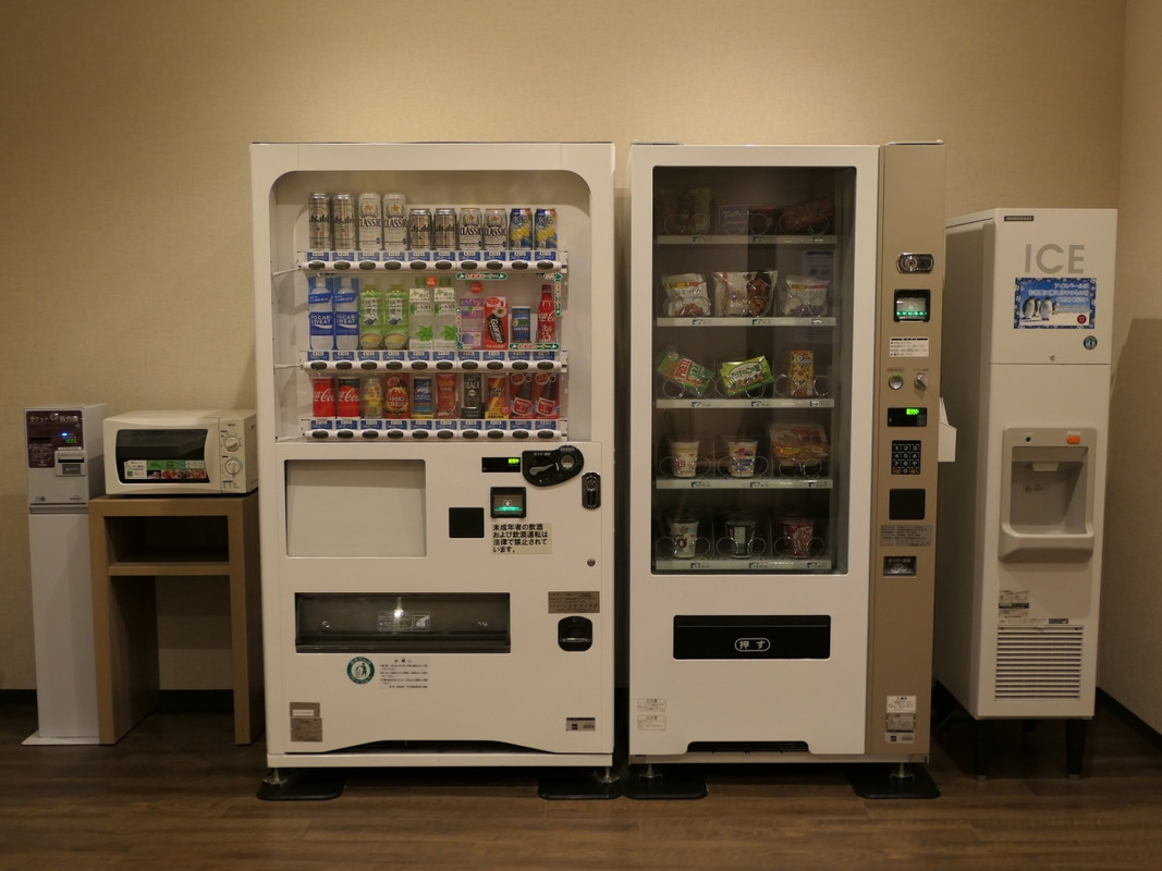 自販機、レンジ、製氷機などの設備