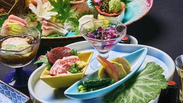 食事・飲み物 / 12