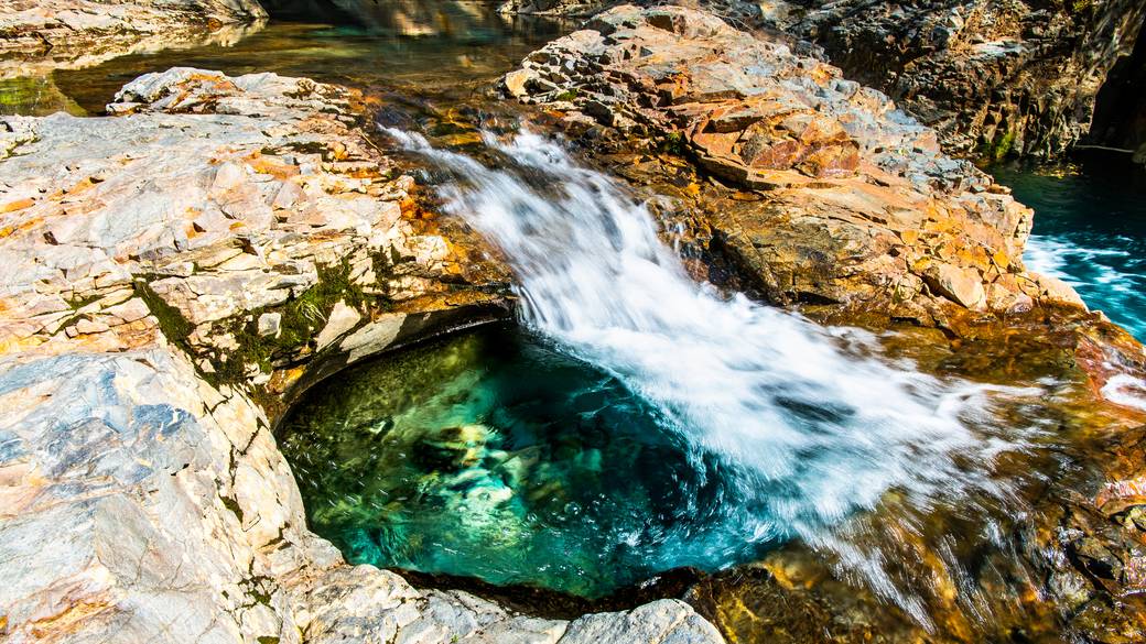 四万の甌穴で
自然美を鑑賞 / 1