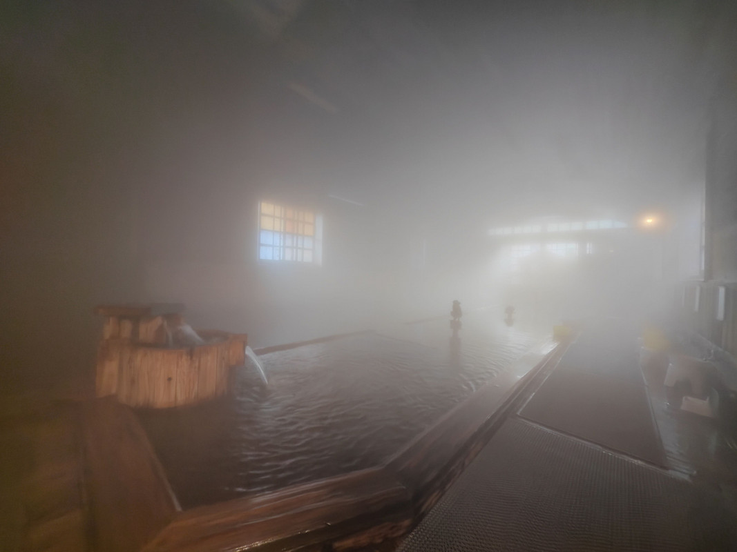 早朝の千人風呂