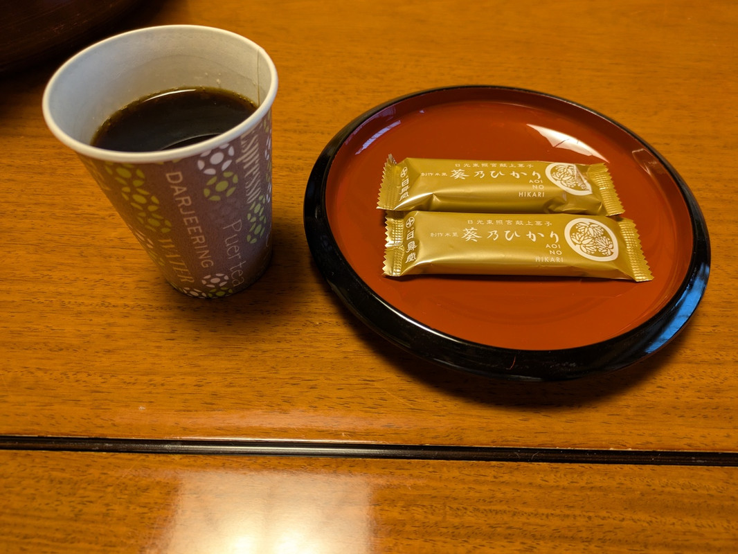 お着き菓子。ロビーにはウェルカムドリンクとしてコーヒーも。ー