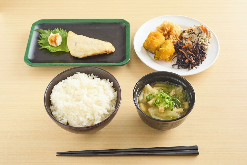 朝食