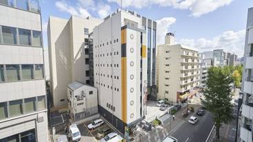 施設の正面 / 2