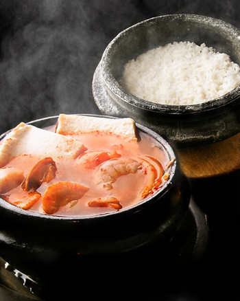 「チャメ 恵比寿店」料理 907323 美味しいスンドゥプは全て石釜ご飯付き