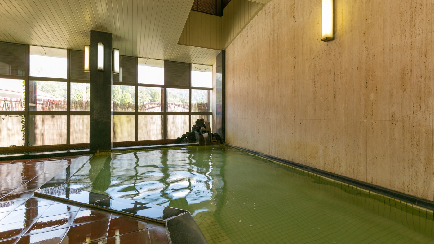 日本三大薬湯に数えられる濃い温泉成分が魅力4083849