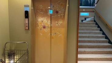 エレベーター / 1