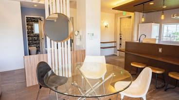 客室内のダイニングエリア / 25