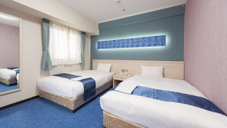 [喫煙] ツインルーム ベッド幅120cm x 2台/2名まで/18.3平米