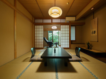 大自然の中でゆっくりと温泉に浸かる宿3654774