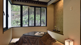 四季の移ろいと山を望む掘りごたつのある空間 (山の菴･和室) 禁煙